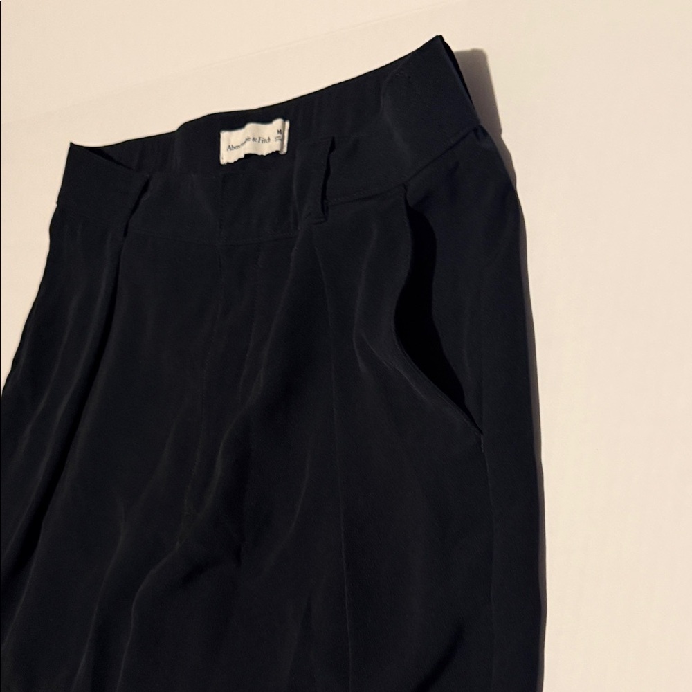 Abercrombie & Fitch Women's High Waist Black Shorts M - Picture 5 of 9